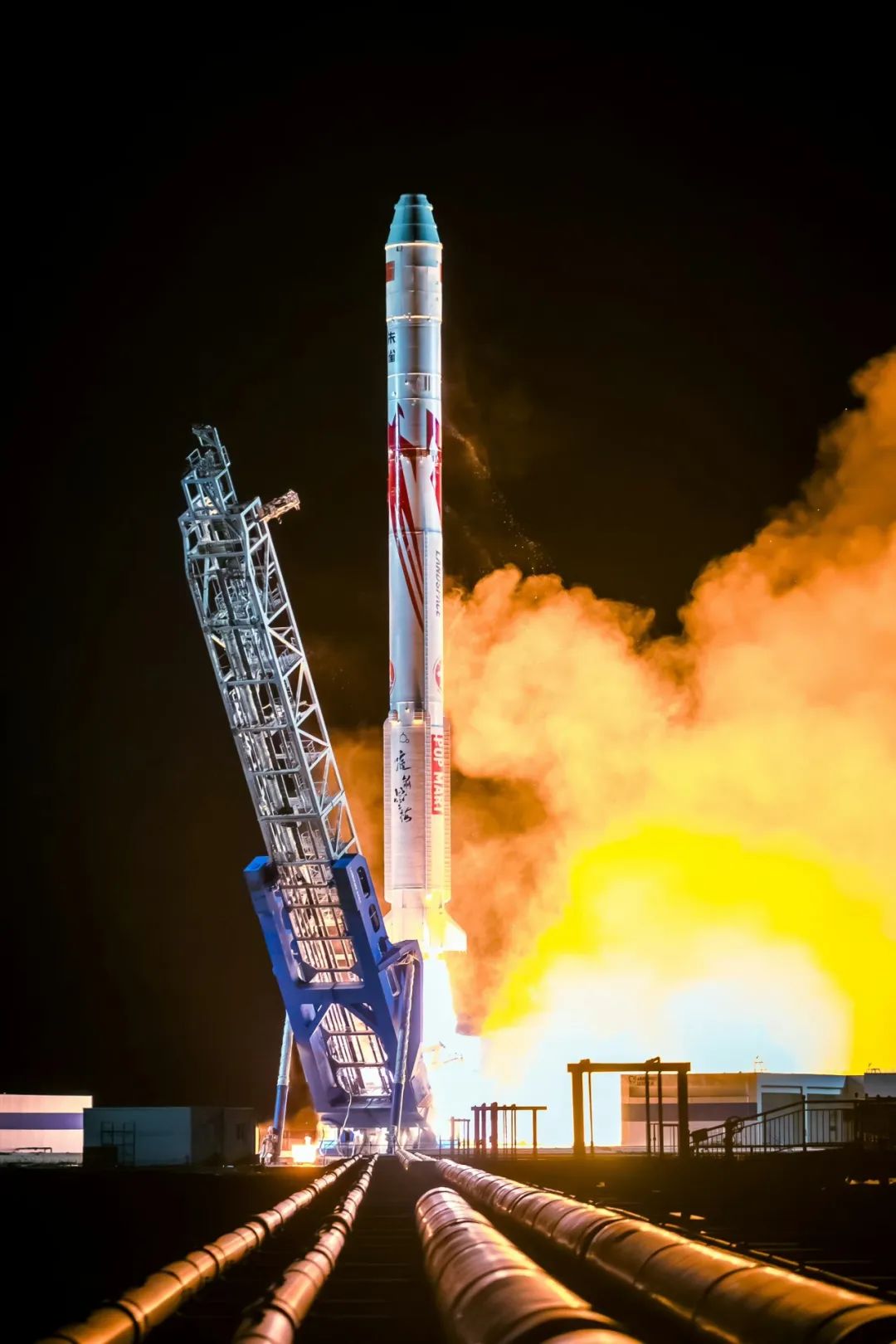 星空娱乐评估祝贺蓝箭航天朱雀二号遥三火箭发射取得圆满乐成